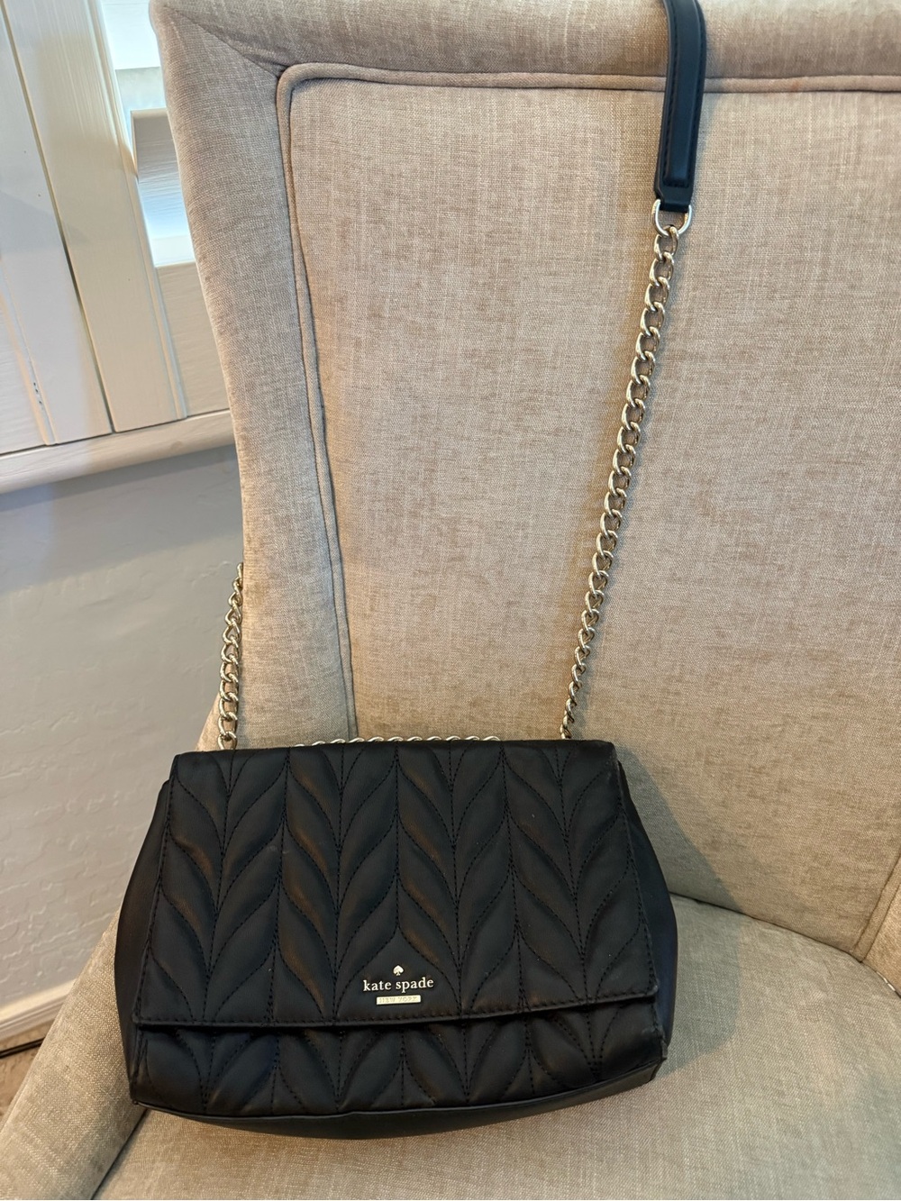 kate spade Black Quilted Chain Shoulder Bag with Leaf Stitching